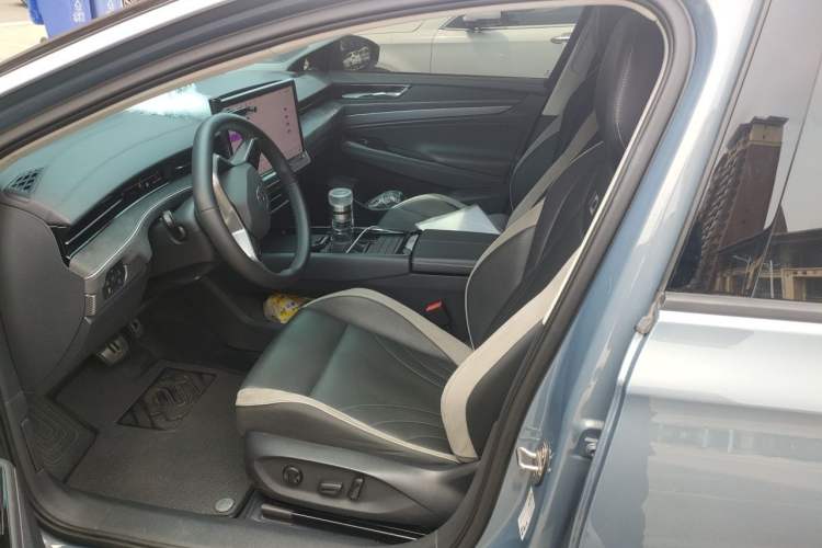 Used Volkswagen ID.7 VIZZION 2024 PRO Model Left Front Seat