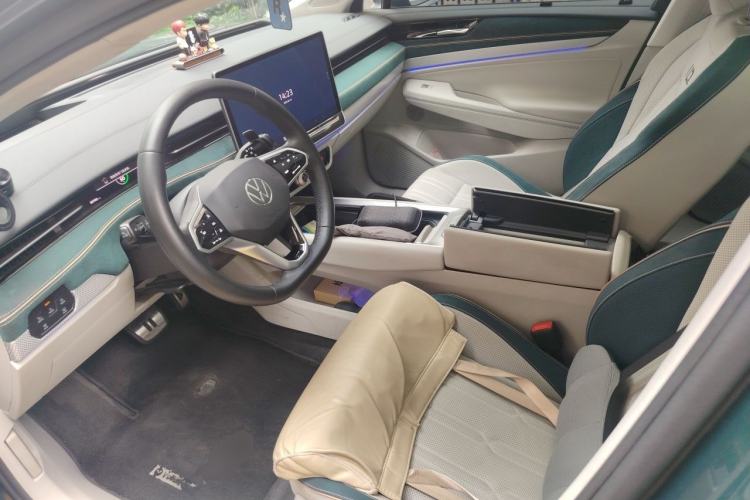 Used Volkswagen ID.7 VIZZION 2024 First Edition Left Front Seat