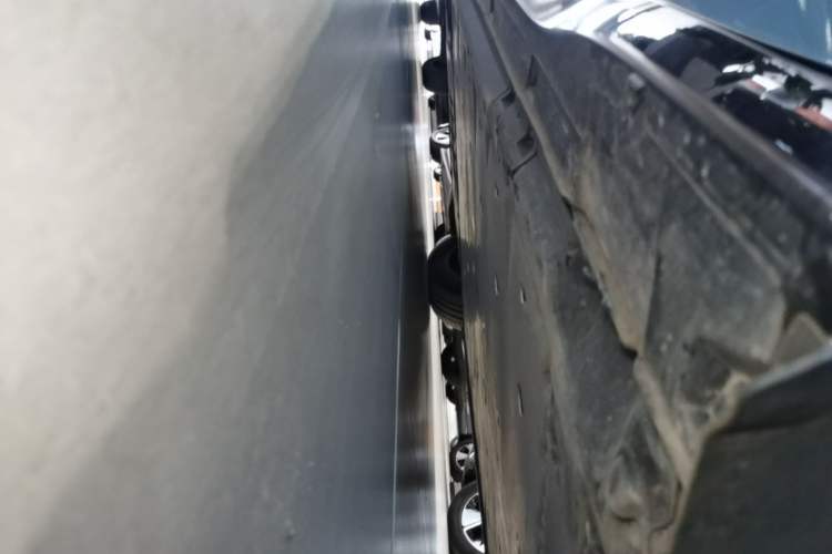 Used Volkswagen ID.7 VIZZION 2024 AIR model Left Side Sill