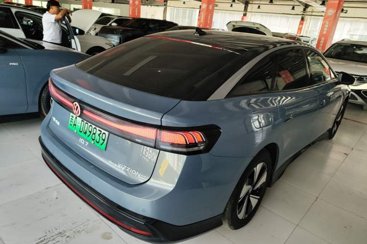Used Volkswagen ID.7 VIZZION 2024 AIR model Rear Right 45 Deg