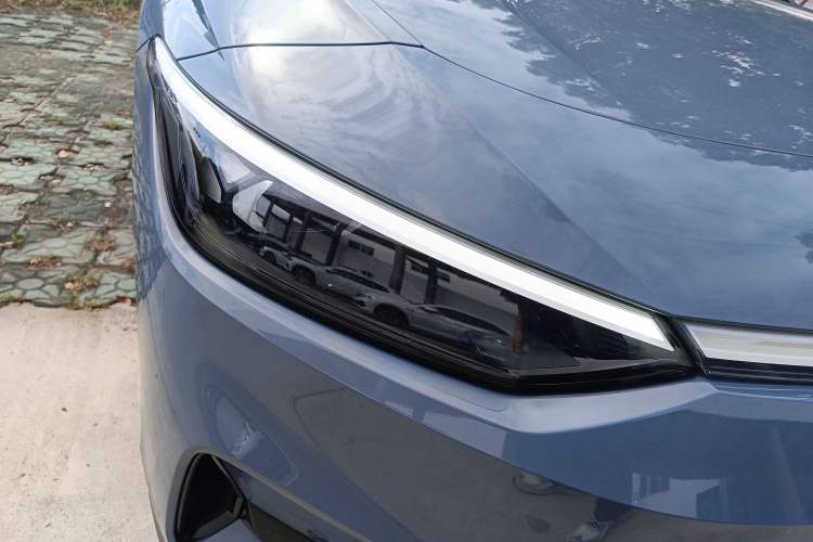 Used Volkswagen ID.7 VIZZION 2024 First Edition Right Front Headlight