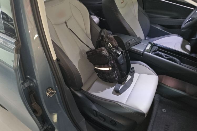Used Volkswagen ID.7 VIZZION 2024 AIR model Right Front Seat