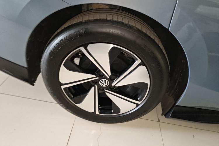 Used Volkswagen ID.7 VIZZION 2024 AIR model Right Rear Wheel Hub