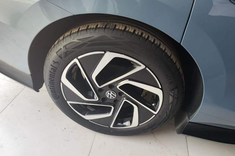 Used Volkswagen ID.7 VIZZION 2024 PRO Model Right Rear Wheel Hub