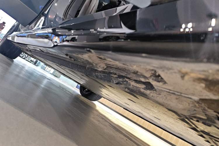 Used Volkswagen ID.7 VIZZION 2024 PRIME Right Side Sill