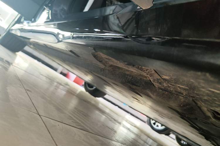 Used Volkswagen ID.7 VIZZION 2024 PRO Model Right Side Sill