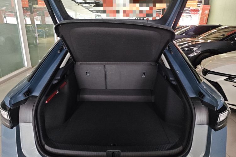Used Volkswagen ID.7 VIZZION 2024 AIR model Trunk