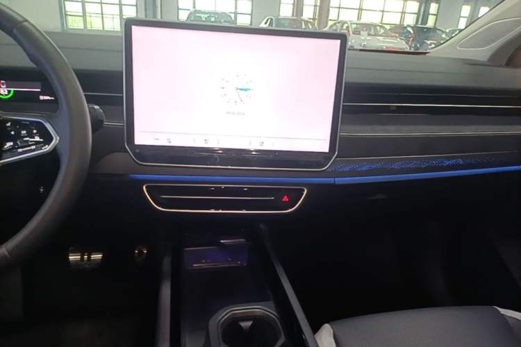 Used Volkswagen ID.7 VIZZION 2024 PRO Model Audio And AC Panel