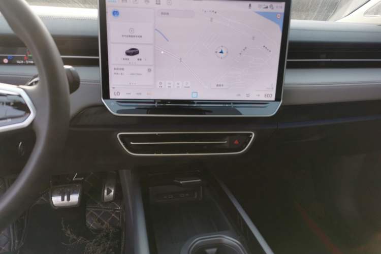 Used Volkswagen ID.7 VIZZION 2024 AIR model Audio And AC Panel