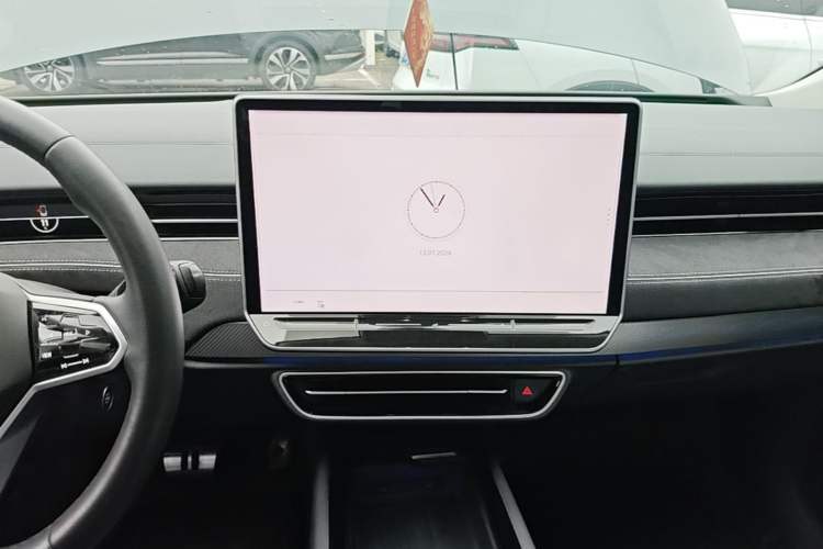 Used Volkswagen ID.7 VIZZION 2024 First Edition Audio And AC Panel