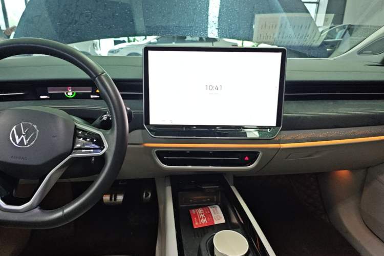 Used Volkswagen ID.7 VIZZION 2024 First Edition Audio And AC Panel