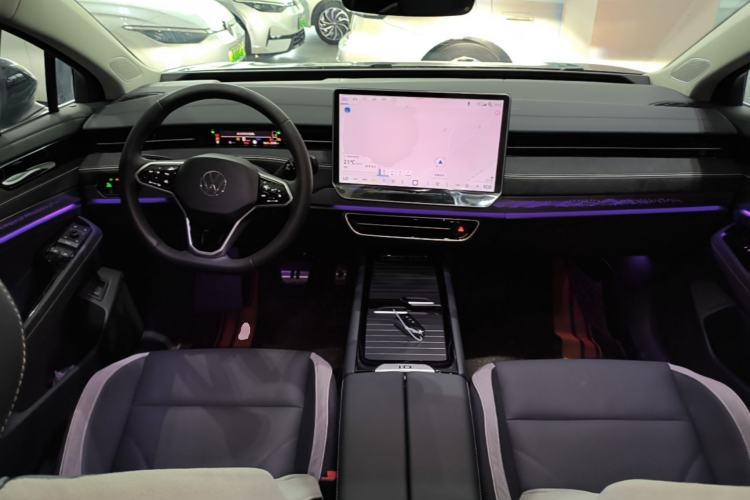 Used Volkswagen ID.7 VIZZION 2024 PRO Model Center Console