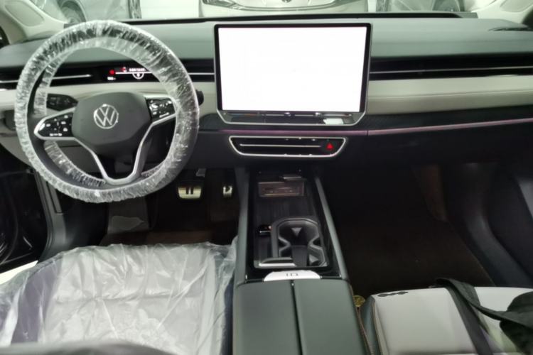 Used Volkswagen ID.7 VIZZION 2024 AIR model Center Console