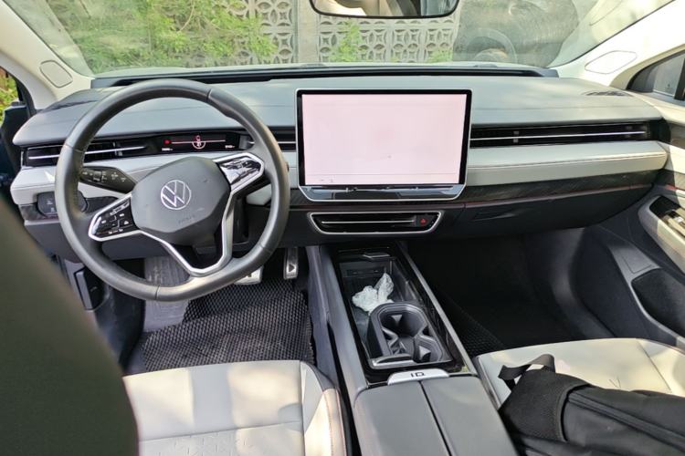 Used Volkswagen ID.7 VIZZION 2024 AIR model Center Console