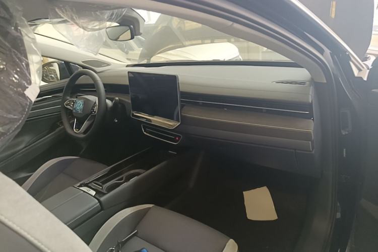 Used Volkswagen ID.7 VIZZION 2024 PRO Model Center Console