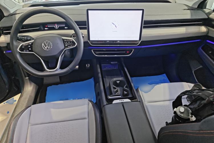Used Volkswagen ID.7 VIZZION 2024 AIR model Center Console