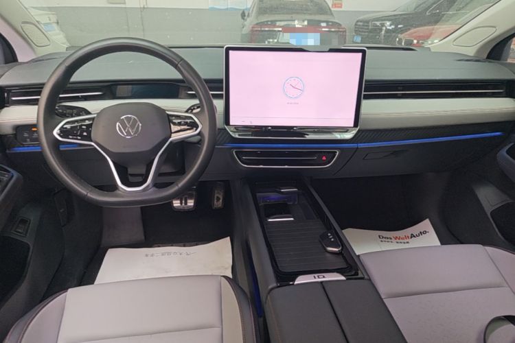 Used Volkswagen ID.7 VIZZION 2024 AIR model Center Console