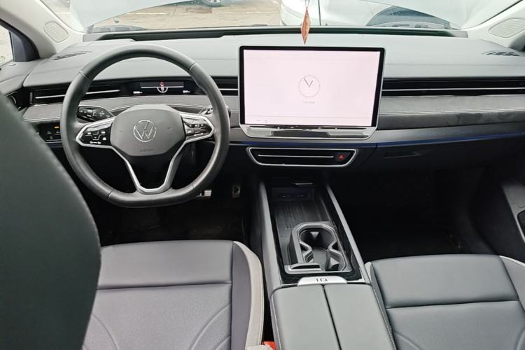 Used Volkswagen ID.7 VIZZION 2024 First Edition Center Console