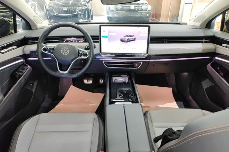 Used Volkswagen ID.7 VIZZION 2024 AIR model Center Console