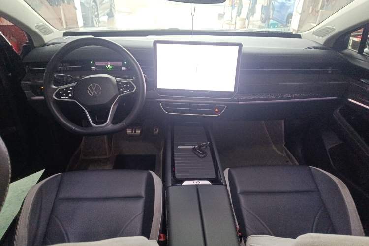 Used Volkswagen ID.7 VIZZION 2024 First Edition Center Console