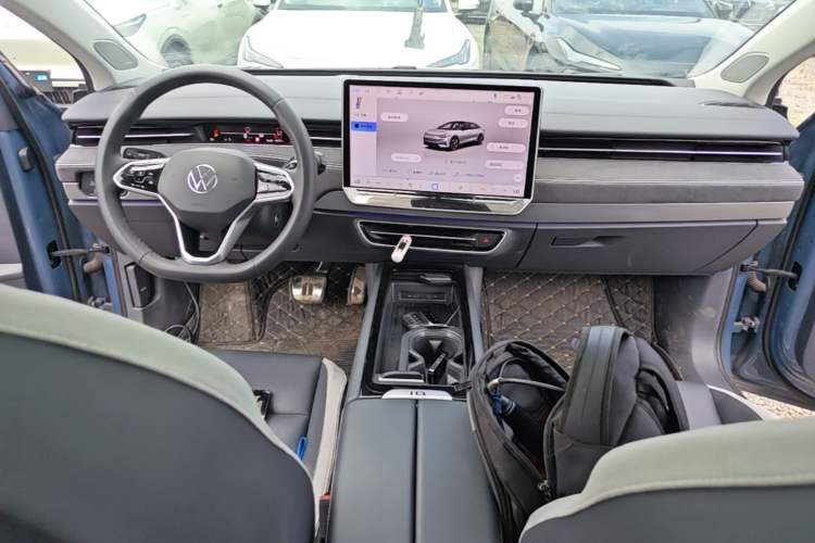 Used Volkswagen ID.7 VIZZION 2024 PRO Model Center Console