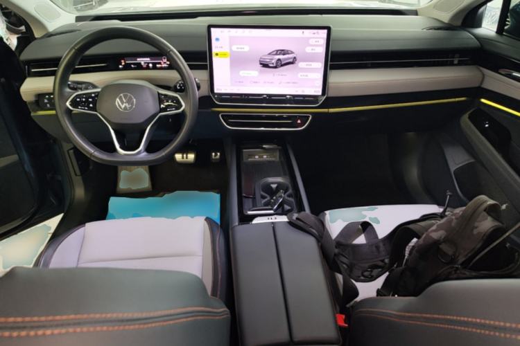 Used Volkswagen ID.7 VIZZION 2024 AIR model Center Console