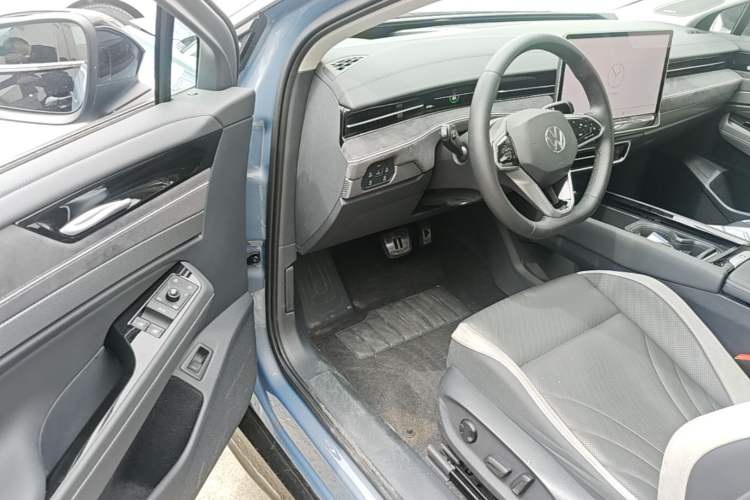 Used Volkswagen ID.7 VIZZION 2024 PRO Model Driver Seat