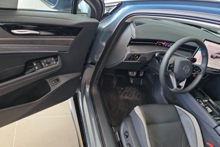 Used Volkswagen ID.7 VIZZION 2024 PRO Model Driver Seat