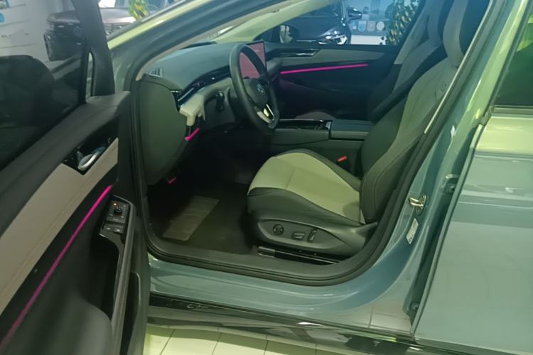 Used Volkswagen ID.7 VIZZION 2024 AIR model Driver Seat
