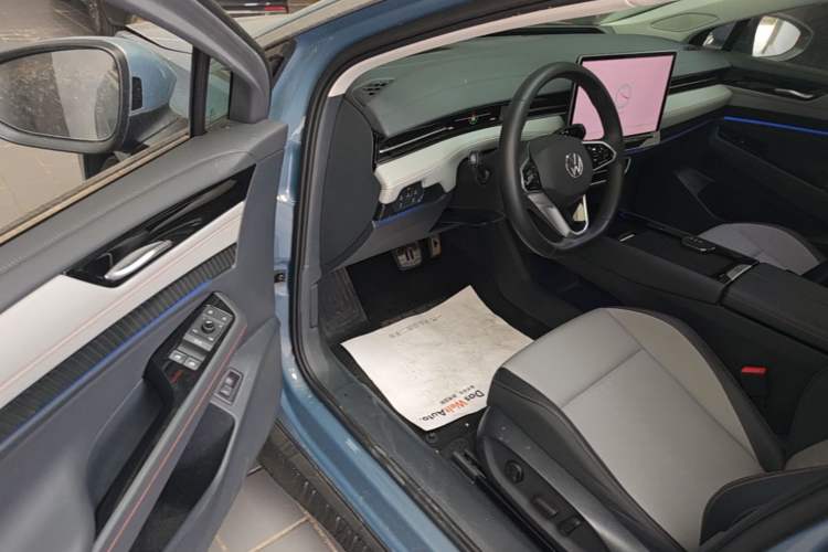 Used Volkswagen ID.7 VIZZION 2024 AIR model Driver Seat