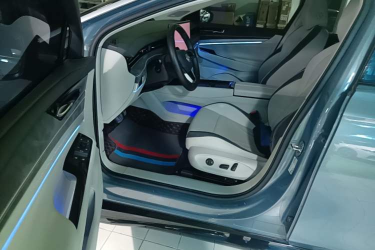Used Volkswagen ID.7 VIZZION 2024 First Edition Driver Seat
