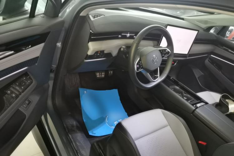 Used Volkswagen ID.7 VIZZION 2024 AIR model Driver Seat