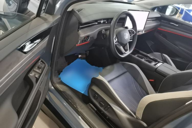 Used Volkswagen ID.7 VIZZION 2024 First Edition Driver Seat