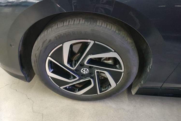 Used Volkswagen ID.7 VIZZION 2024 PRO Model Exterior 4