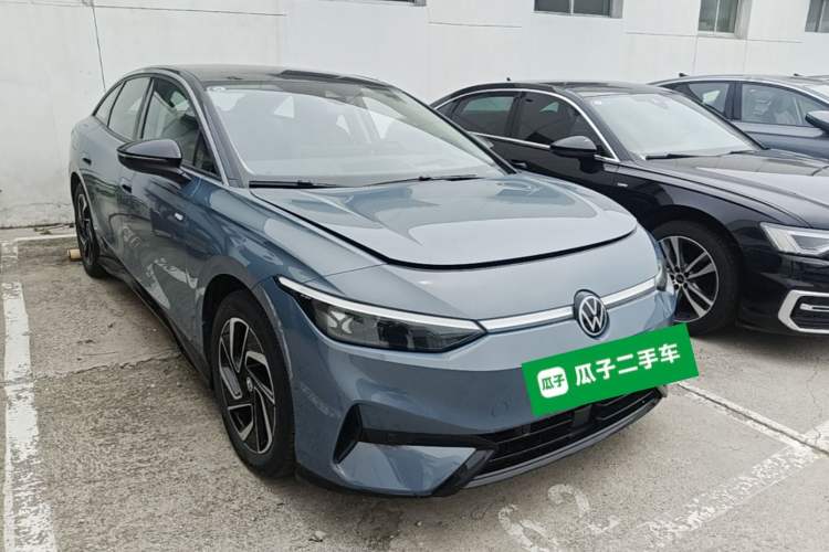Used Volkswagen ID.7 VIZZION 2024 PRO Model Front Right 45 Deg
