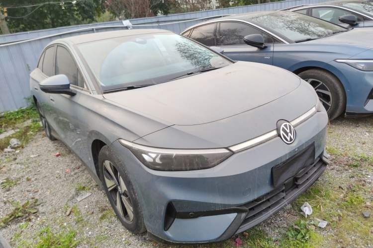 Used Volkswagen ID.7 VIZZION 2024 AIR model Front Right 45 Deg