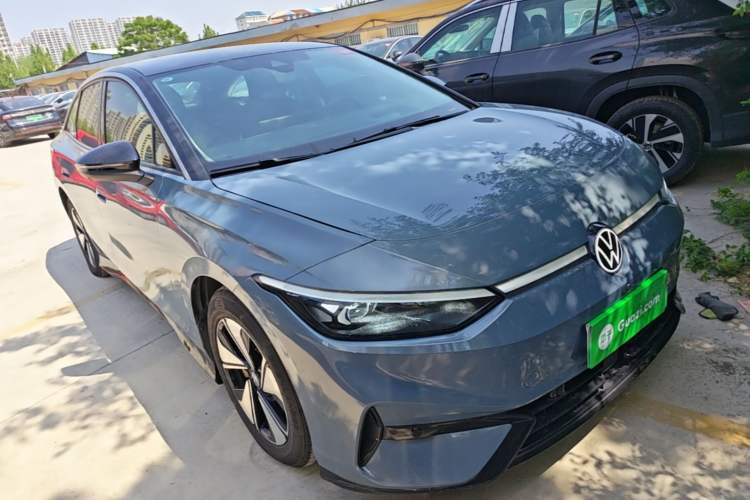 Used Volkswagen ID.7 VIZZION 2024 AIR model Front Right 45 Deg