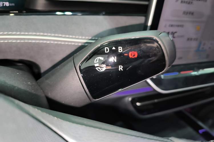 Used Volkswagen ID.7 VIZZION 2024 PRO Model Gear Lever