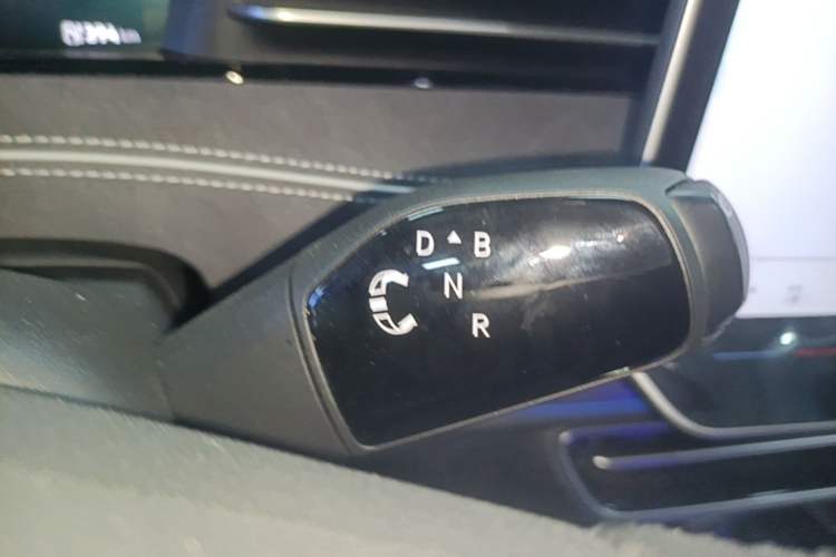Used Volkswagen ID.7 VIZZION 2024 PRO Model Gear Lever