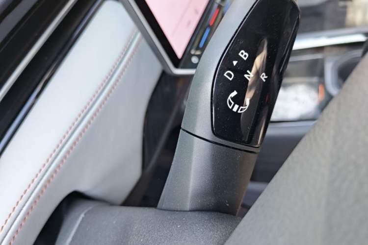 Used Volkswagen ID.7 VIZZION 2024 AIR model Gear Lever
