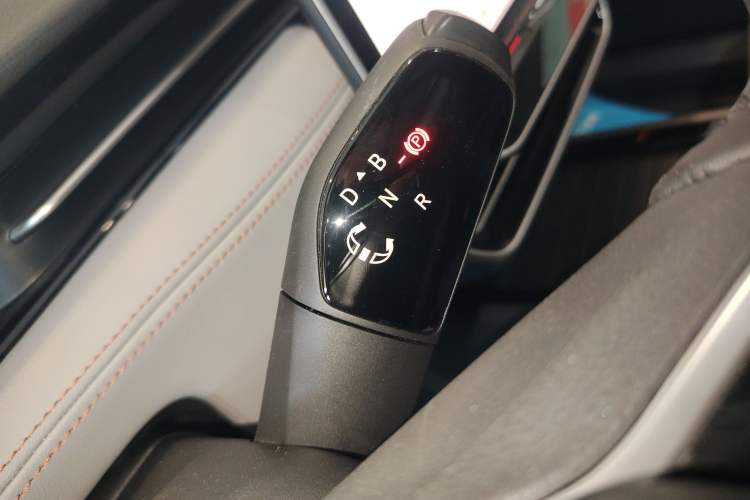 Used Volkswagen ID.7 VIZZION 2024 AIR model Gear Lever