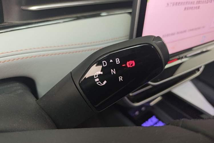 Used Volkswagen ID.7 VIZZION 2024 AIR model Gear Lever