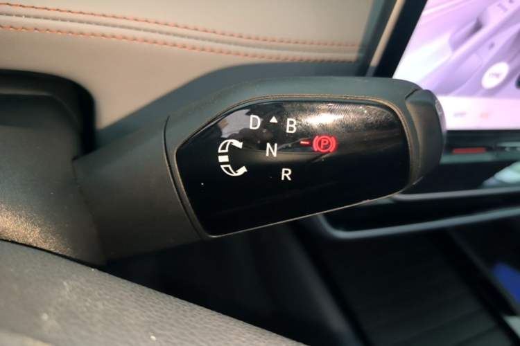 Used Volkswagen ID.7 VIZZION 2024 AIR model Gear Lever