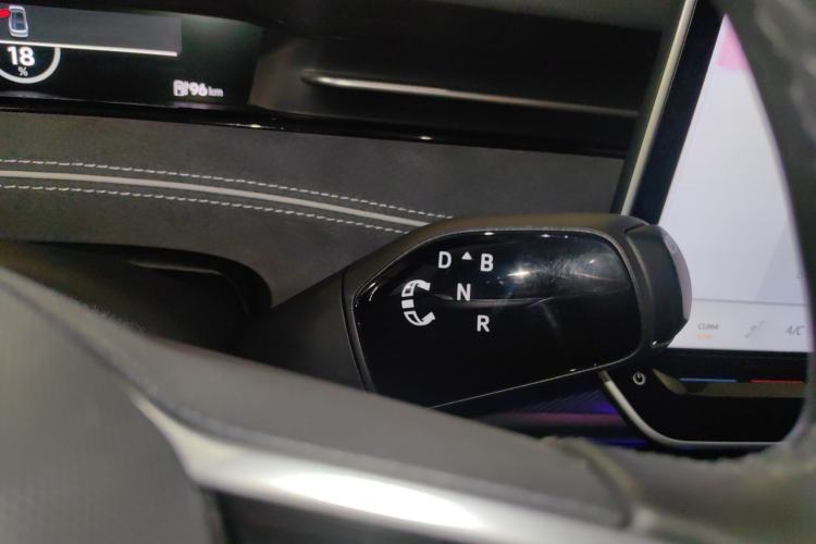 Used Volkswagen ID.7 VIZZION 2024 PRO Model Gear Lever