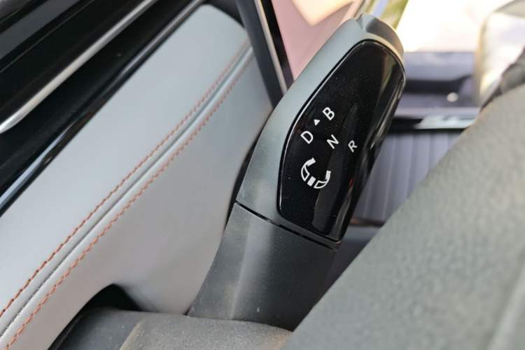Used Volkswagen ID.7 VIZZION 2024 AIR model Gear Lever