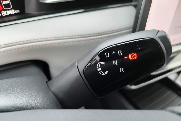 Used Volkswagen ID.7 VIZZION 2024 AIR model Gear Lever