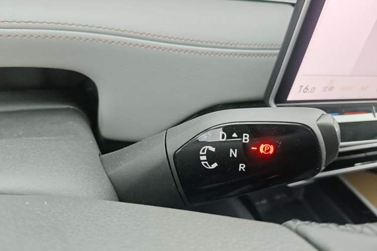 Used Volkswagen ID.7 VIZZION 2024 AIR model Gear Lever