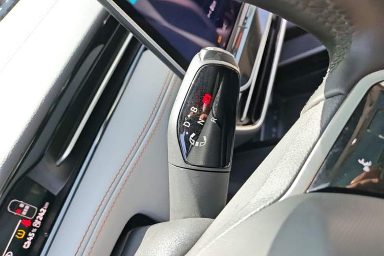 Used Volkswagen ID.7 VIZZION 2024 AIR model Gear Lever