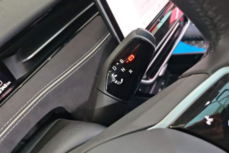 Used Volkswagen ID.7 VIZZION 2024 PRO Model Gear Lever