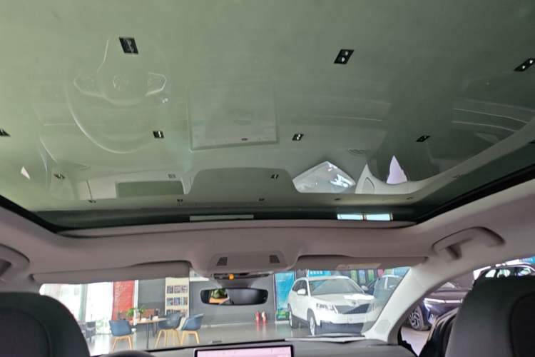 Used Volkswagen ID.7 VIZZION 2024 PRO Model Headliner